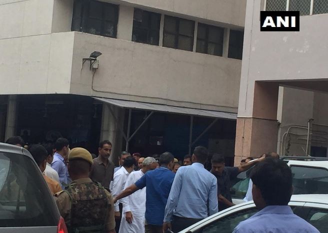 Bihar Chief Minister Nitish Kumar arrives at AIIMS to check on Arun Jaitley. Photo/ANI