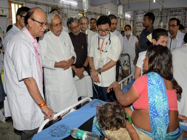Chief Minister Nitish Kumar along with Deputy CM Sushil Modi at SKMCH in Muzaffarpur on Tuesday. (Photo/ANI)
