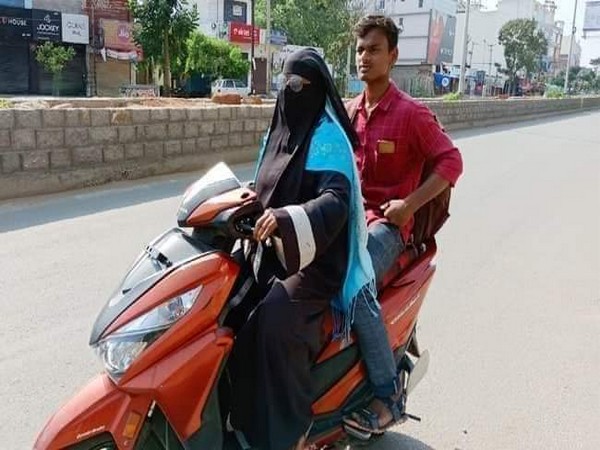 Razia Begum rode 1400 km on scooty to bring home her son [Photo/ANI]