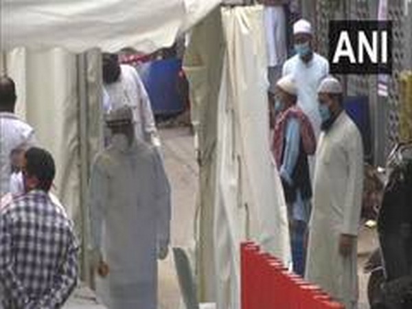 Police cordon off Nizamuddin area after some show symptoms of coronavirus post gathering. (file photo)