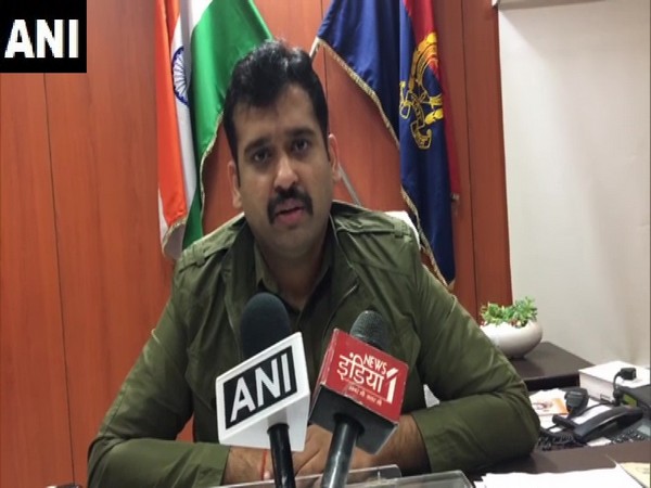  Ankur Aggarwal, SP (City), Gautam Buddh Nagar speaking to reporters  in Greater Noida on Tuesday. (Photo/ANI) 