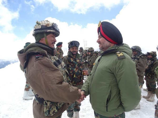 Northern Army Commander Lt Gen Ranbir Singh visited the forward areas on second day for her visit to the Valley