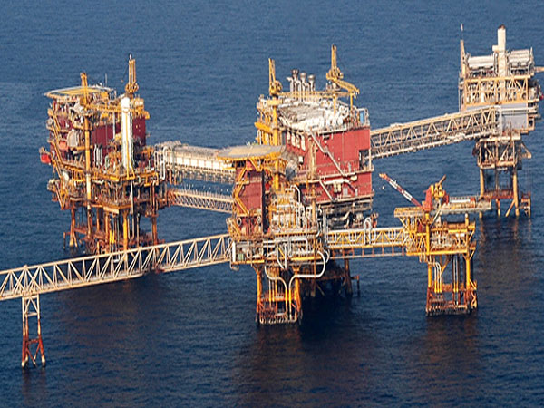The output by ONGC was 1,636.57 TMT last month.