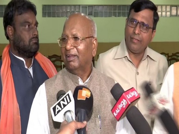National Commission for Backwards Classes (NCBC) chairperson Bhagwan Lal Sahani speaking to reporters in Odisha on Tuesday. Photo/ANI