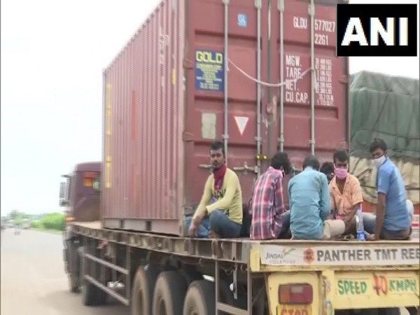 Migrants were travelling from different parts of the country to their respective states