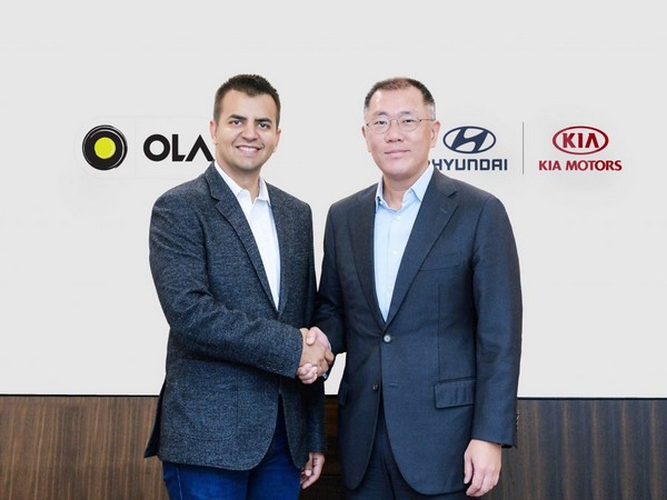 Ola's Bhavish Aggarwal (left) and Hyundai's Euisun Chung