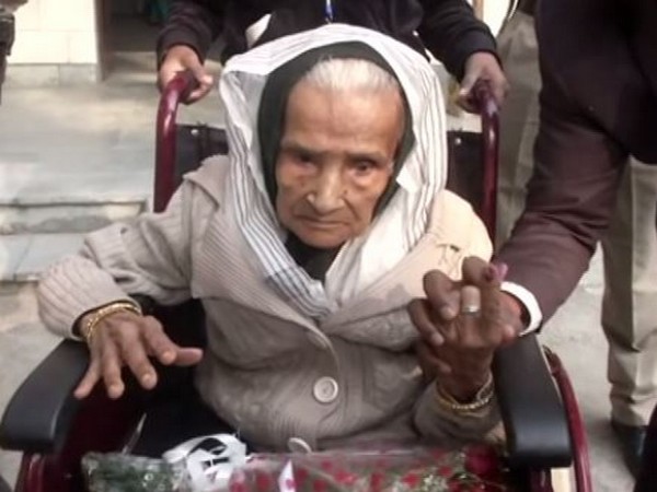 110-year-old Kalitara Mandal after casting her vote