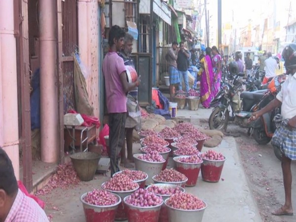 A vegetable market in Madurai.