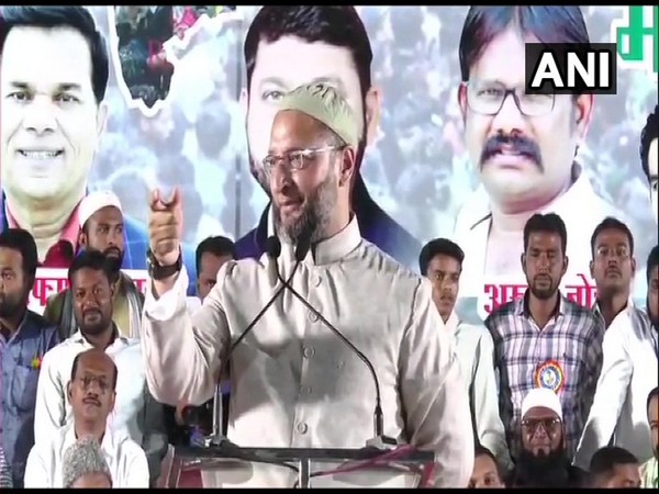 AIMIM chief Asaduddin Owaisi addressing a public rally at Aurangabad. Photo/ANI