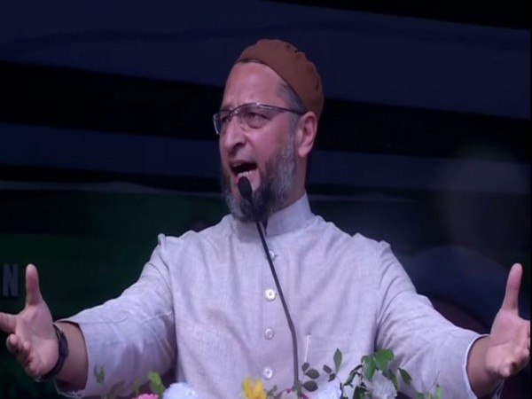 AIMIM chief Asaduddin Owaisi addressing public gathering in Ranchi on Tuesday. (Photo/ANI)