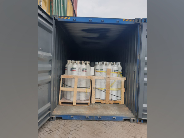 Oxygen cylinders reach Arunachal Pradesh. (Photo: Twitter @PemaKhanduBJP)