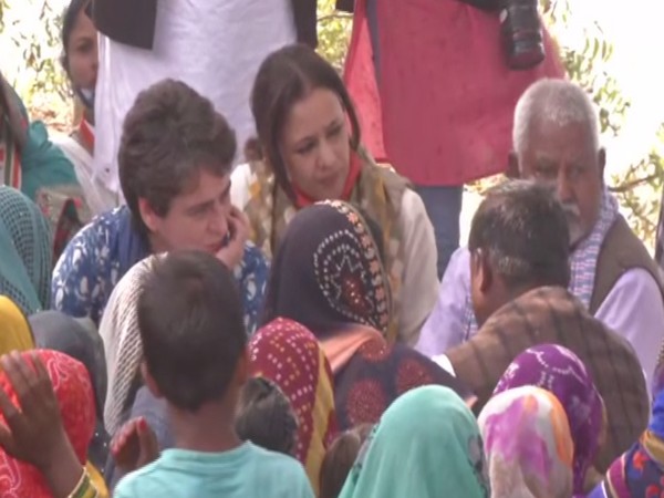 Priyanka Gandhi Vadra on Sunday reached Prayagraj in Uttar Pradesh to extend support to boatmen who were allegedly harassed by local police.