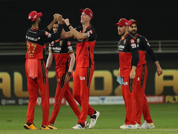 RCB players celebrating after taking a wicket (Photo/ BCCI/ IPL)