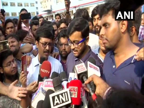 Junior Doctors at NRS Hospital talking to media persons. Photo/ANI