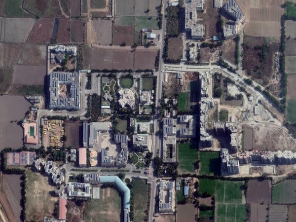 Satellite view of the PDM University campus, showcasing the installation of solar panels all across the university campus