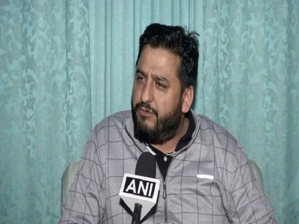 PDP MP Fayaz Ahmad Mir talking to ANI in New Delhi. Photo/ANI