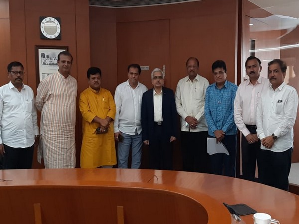 BJP leaders with RBI Governor Shaktikanta Das (in centre) in Mumbai on Tuesday