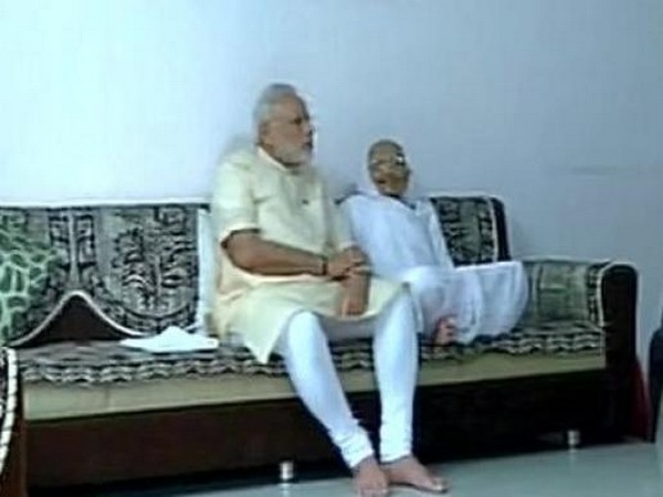 Prime Minister Narendra Modi with his mother Heeraben. (File pic)