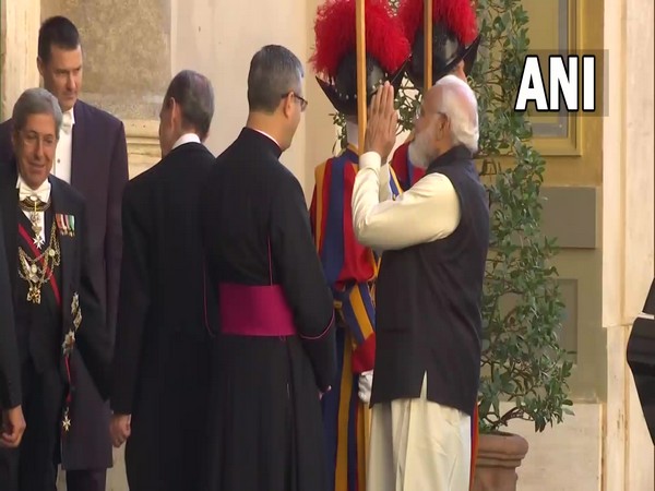 Prime Minister Narendra Modi met Pope Francis at Vatican City on Saturday