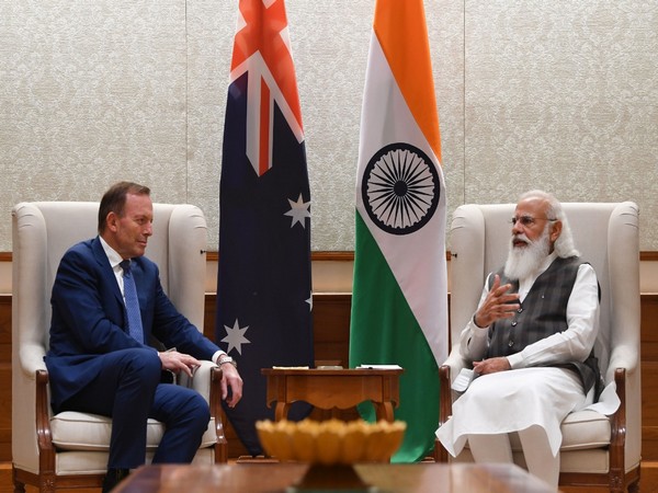 PM Modi with former Australian Prime Minister Tony Abbott. (Twitter@narendramodi)