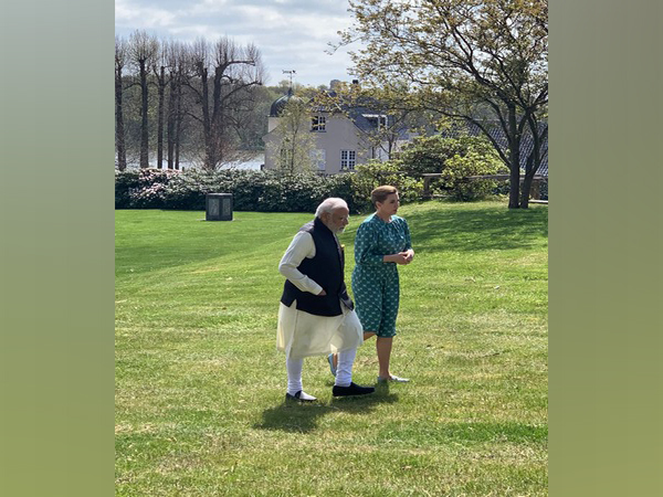 PM Modi takes a private tour of Danish PM's residence in Copenhagen (Photo: MEA India Twitter)