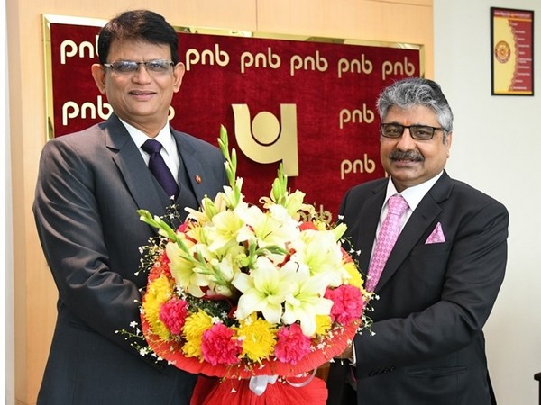 S.S. Mallikarjuna Rao, incumbent MD & CEO of PNB with Atul Kumar Goel, MD & CEO designate (right). 