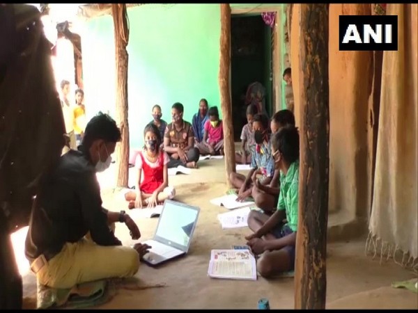 Prusty teaches the students how to use online learning platforms