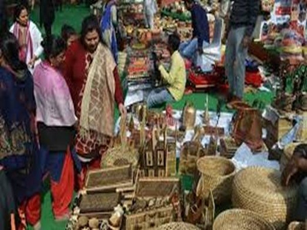 People participating in 'Hunar Haat'. 