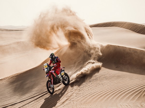 Honda Team rider Pablo Quintanilla in action during Abu Dhabi Desert Challenge (Image: Honda Team)