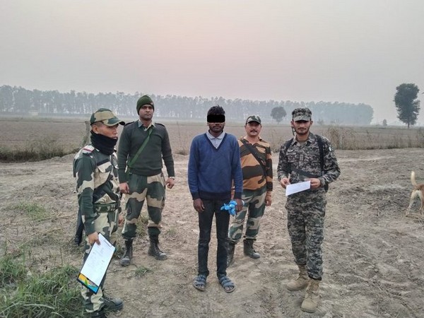  BSF Punjab Frontier hands over Pak national. (Image courtesy: Twitter/@BSF_Punjab) 