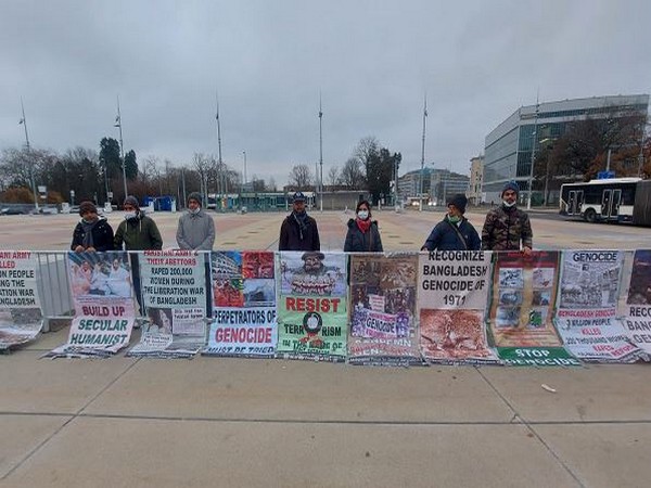 Bangladeshis hold anti-Pakistan protest in front of UN to mark 50 years of liberation war victory