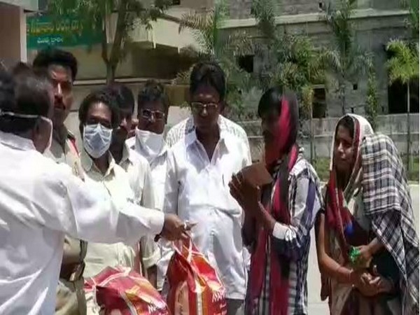 The villagers from Krishna district provided financial help to the pani puri seller from Uttar Pradesh. Photo/ANI