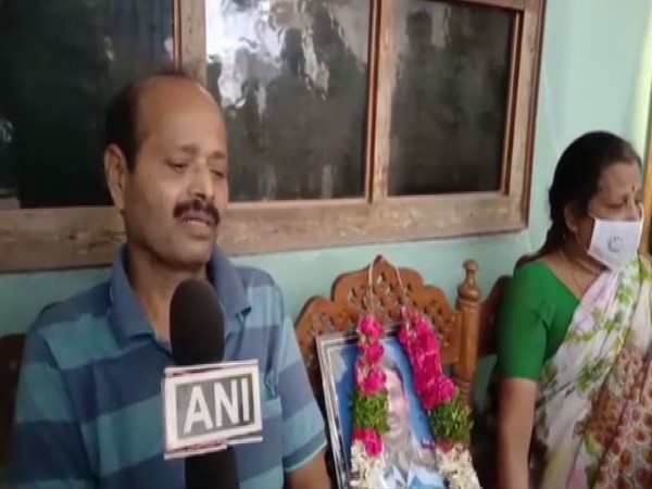 Parents of Colonel Santosh Babu talking to ANI on Wednesday. [Photo/ANI]