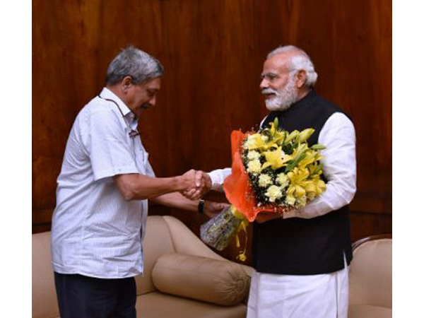 Prime Minister Narendra Modi with late Goa Chief Minister Manohar Parrikar (File image)
