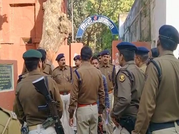 Patna Police raided Patna University hostel on Saturday following violence during Saraswati idol immersion. Photo/ANI