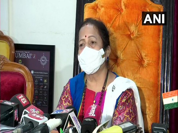 Mumbai Mayor Kishori Pednekar speaking to media on Sunday. (Photo/ANI)