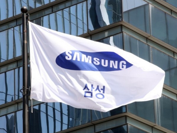 Samsung electronics to fell 20 pc compared to KOSPI market capitalisation in 23 months. (Photo credit: NEWSIS)
