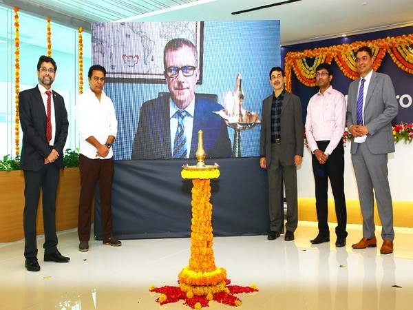 KT Rama Rao and Geoff Martha, Medtronic Chairman & CEO inaugurated the Medtronic R&D center