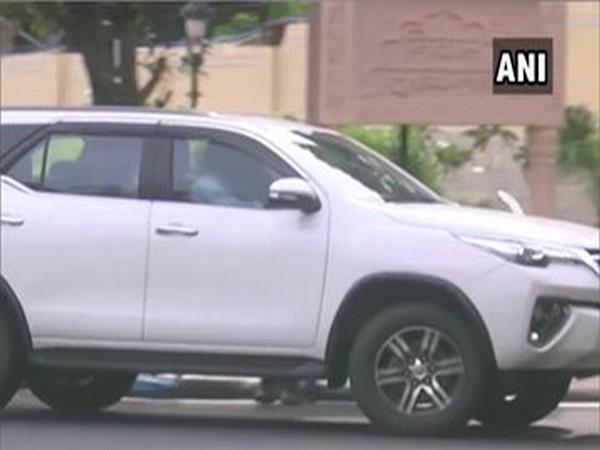 Congress leader Sachin Pilot arrives at Rajasthan CM Ashok Gehlot's residence in Jaipur. Photo/ANI