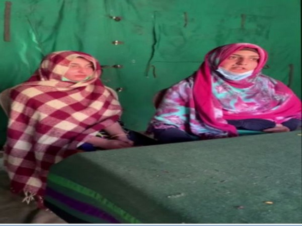 (Left) Sana Zabair and  Laiba Zabair, (Image source: Indian Army)