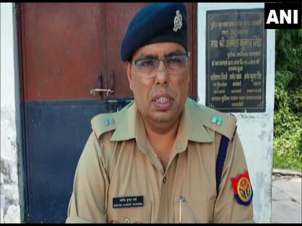 Barabanki Assistant Superintendent of Police Ashok Kumar speaking to media persons. (Photo/ANI)