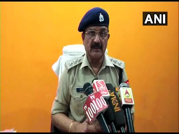 Zakir Nagar Circle Officer Anil Samania addressing the press.