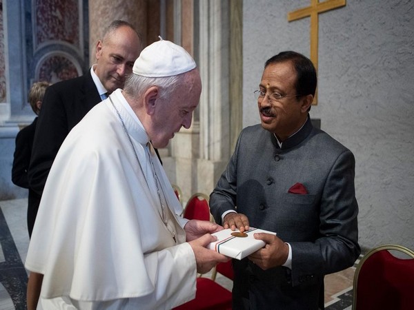 Minister of State (MoS) for External Affairs V Muraleedharan with Pope Francis in the Vatican on Sunday.