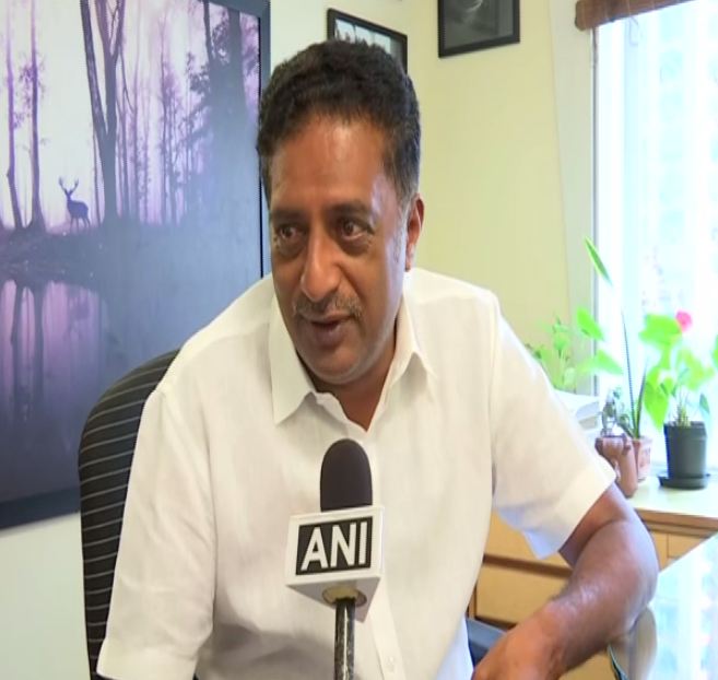 Actor Prakash Raj speaking to ANI in Bengaluru on Thursday (Photo/ANI)