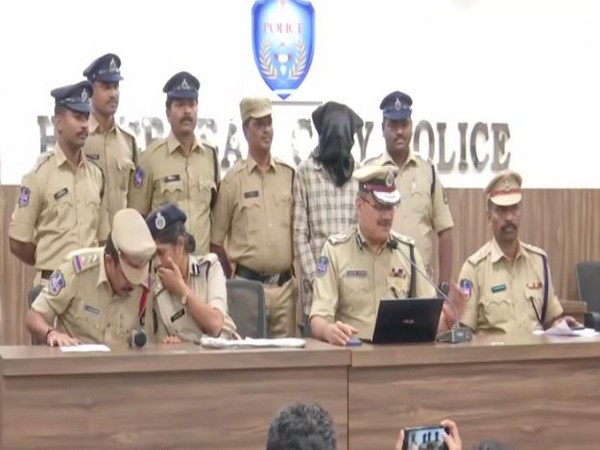 Police Commissioner Anjani Kumar addressing a press conference on Friday. Photo/ANI
