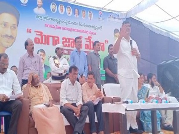 Minister of roads and building in the Andhra Pradesh government, Dharmana Krishna Das speaking at the job fare Narasannapeta town on Saturday. Photo/ANI