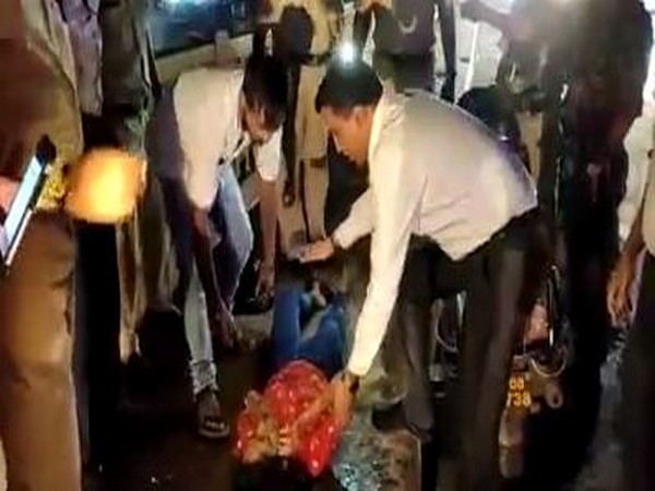 Chief Minister Pramod Sawant came to the rescue of an accident victim on Friday.
