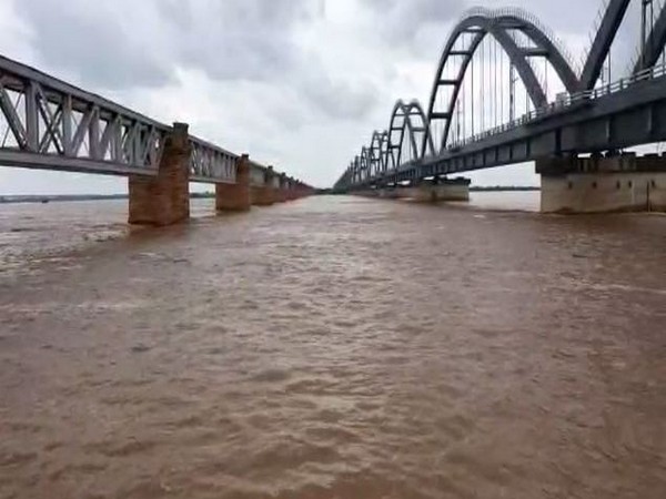 Water level recedes at Sir Arthur Cotton Barrage, Andhra Pradesh on Wednesday. (Photo/ANI)