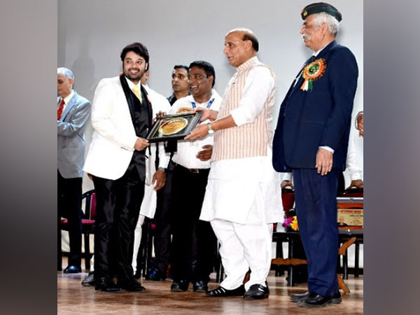 Dr Vinayak S Hiremath honoured with Pride of Nation Award from Defence Minister Rajnath Singh