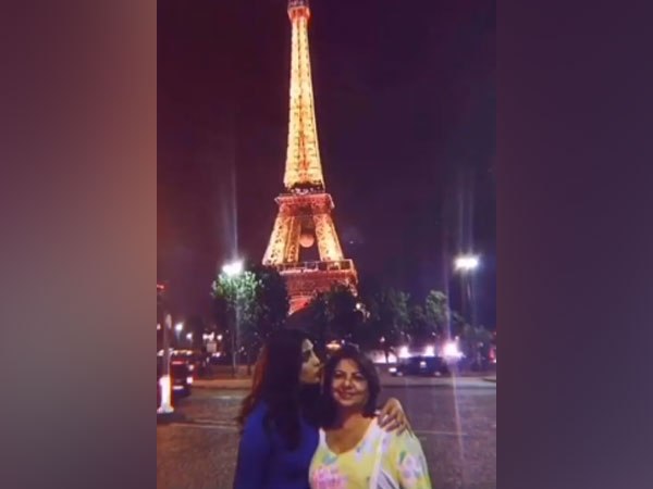 Actor Priyanka Chopra Jonas with mother Madhu Chopra (Image Source: Instagram)